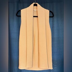 Gap xs open long sweater vest. Hits above knee. Lightly used, great condition.